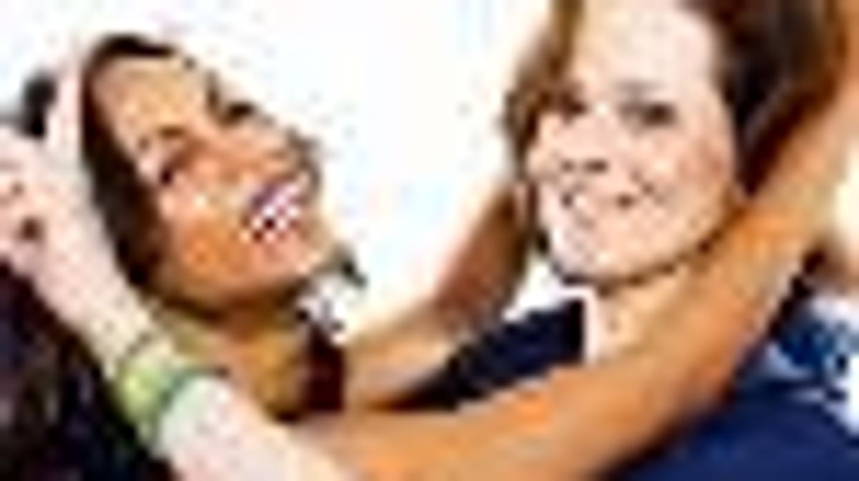 5 Female Aliens We'd Let Abduct Us