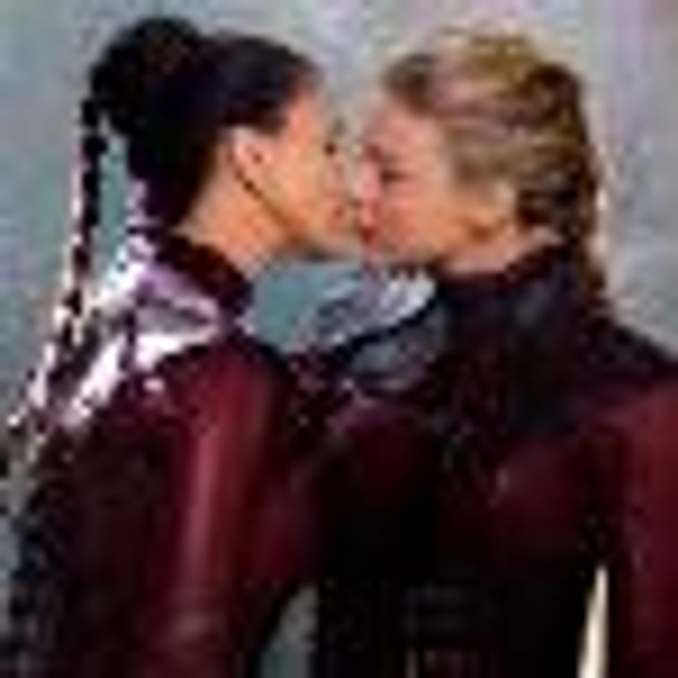'Buffy's Charisma Carpenter Goes Lesbian in 'Legend of the Seeker'?