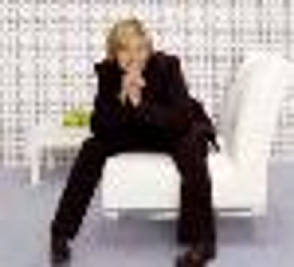 Ellen Degeneres Takes Over Sipping from Paula Abdul's Coke Cup on 'Idol'