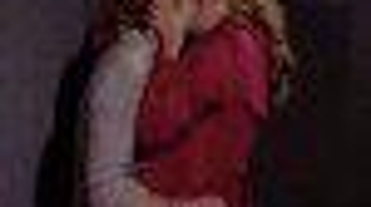 Like Daughter Like Mother: Celia Hodes Goes Lez on 'Weeds'