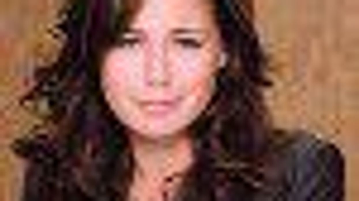 Maura Tierney Undergoing Surgery for a Tumor in her Breast