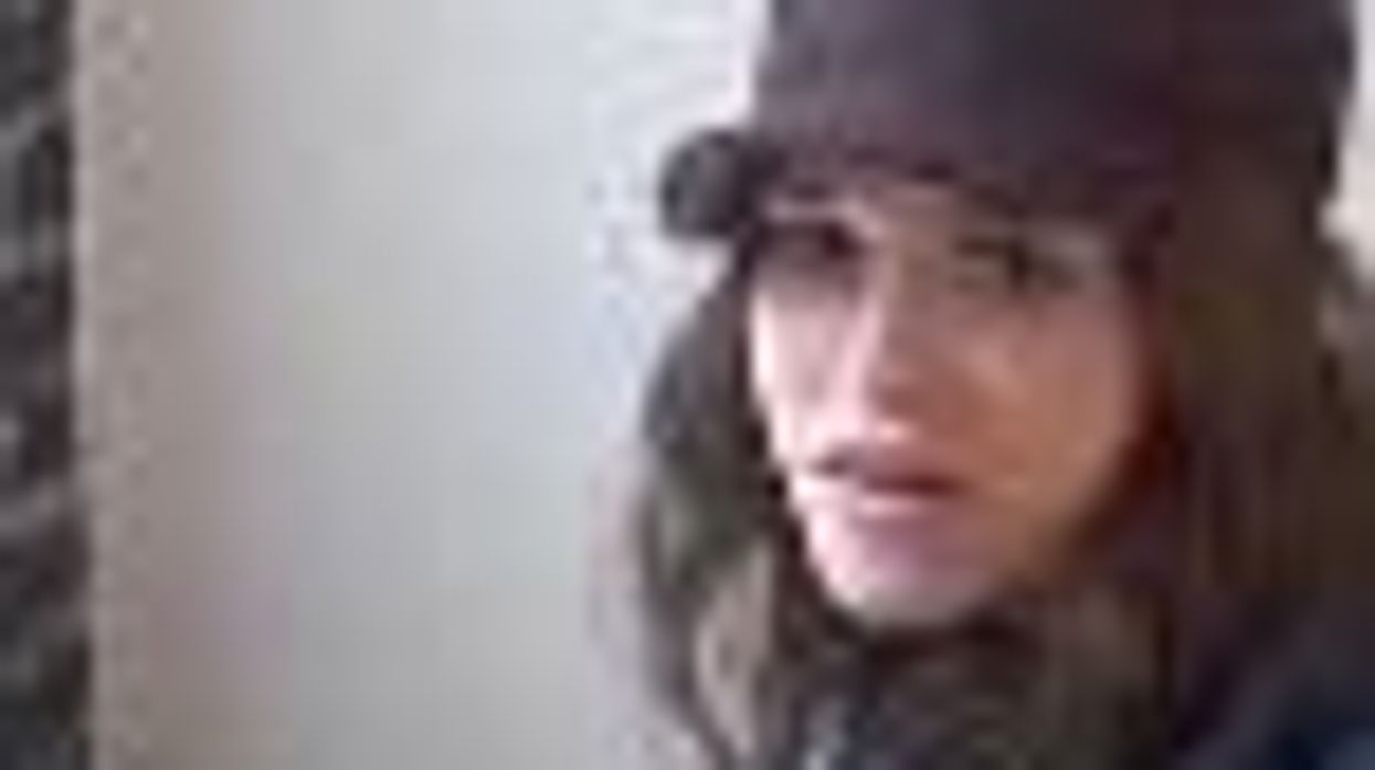 Ellen Page and Alia Shawkat Do an Ironic 'Don't Stop Believin'