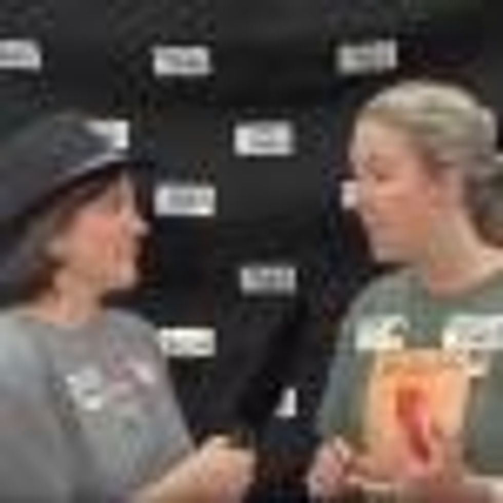 Backstage at 'Meet in the Middle' Video Interview with Robin McGeHee
