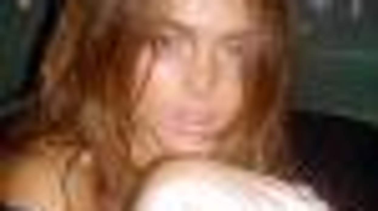 Lindsay Lohan Jumps a Train to Reunite with Samantha Ronson