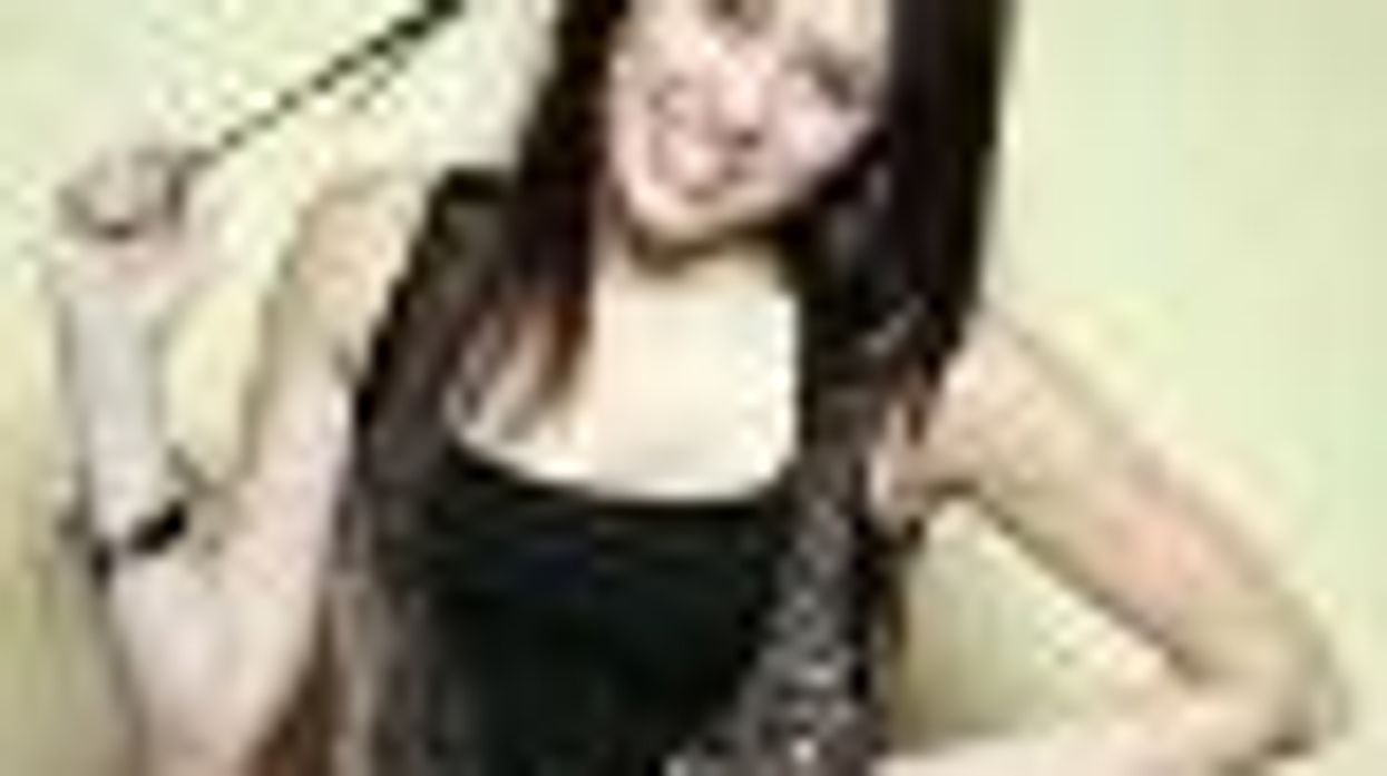 Miley Cyrus Tweets In Favor of Gay Marriage