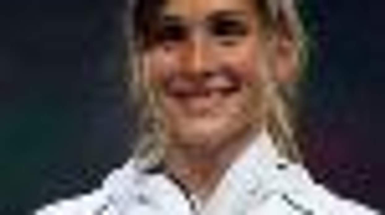 Kara Goucher Finishes 2009 Boston Marathon Strong