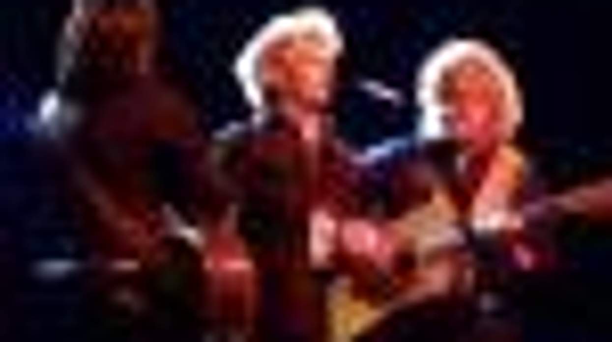 At Dinah Shore Weekend, Suzanne Westenhoefer Joins Indigo Girls on Lesbian Classic 'Closer to Fine': Video