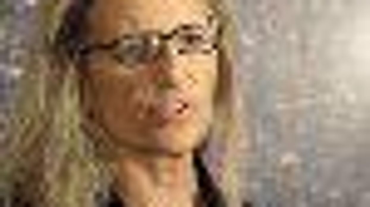 Celeb Photographer Annie Leibovitz Pawns Work to Pay Debt