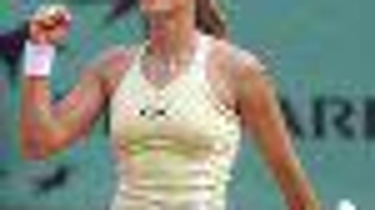 Lesbian Tennis Pro Amelie Mauresmo Wins Title at Paris Open