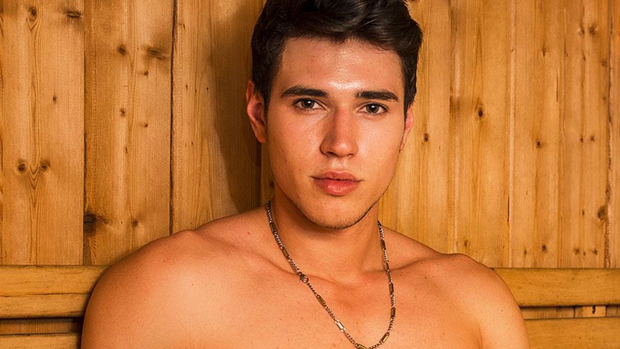 30 Awkward Things Guys Do In Saunas