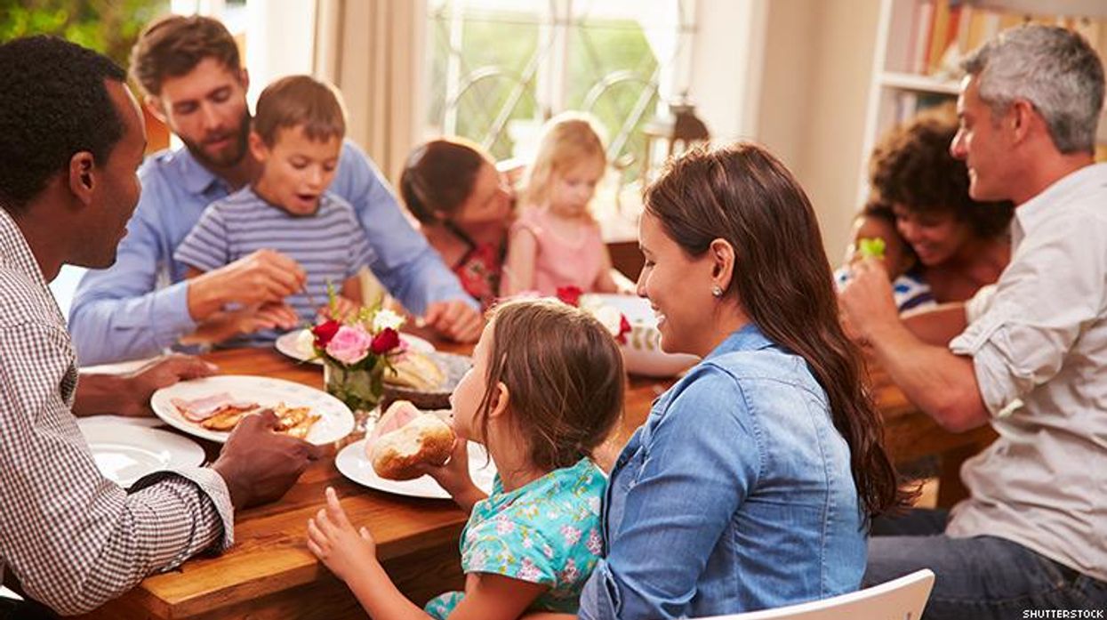 8 Practical Tips for Surviving the Holidays With Your Family