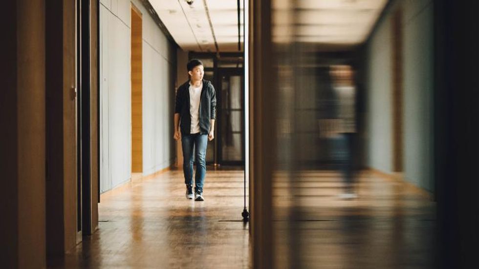 7 Tips For Navigating High School When You're In The Closet