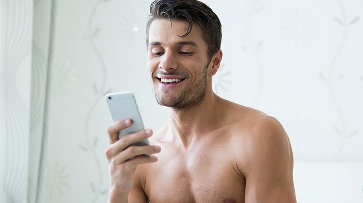 18 Rules of Texting Etiquette for Gay Men