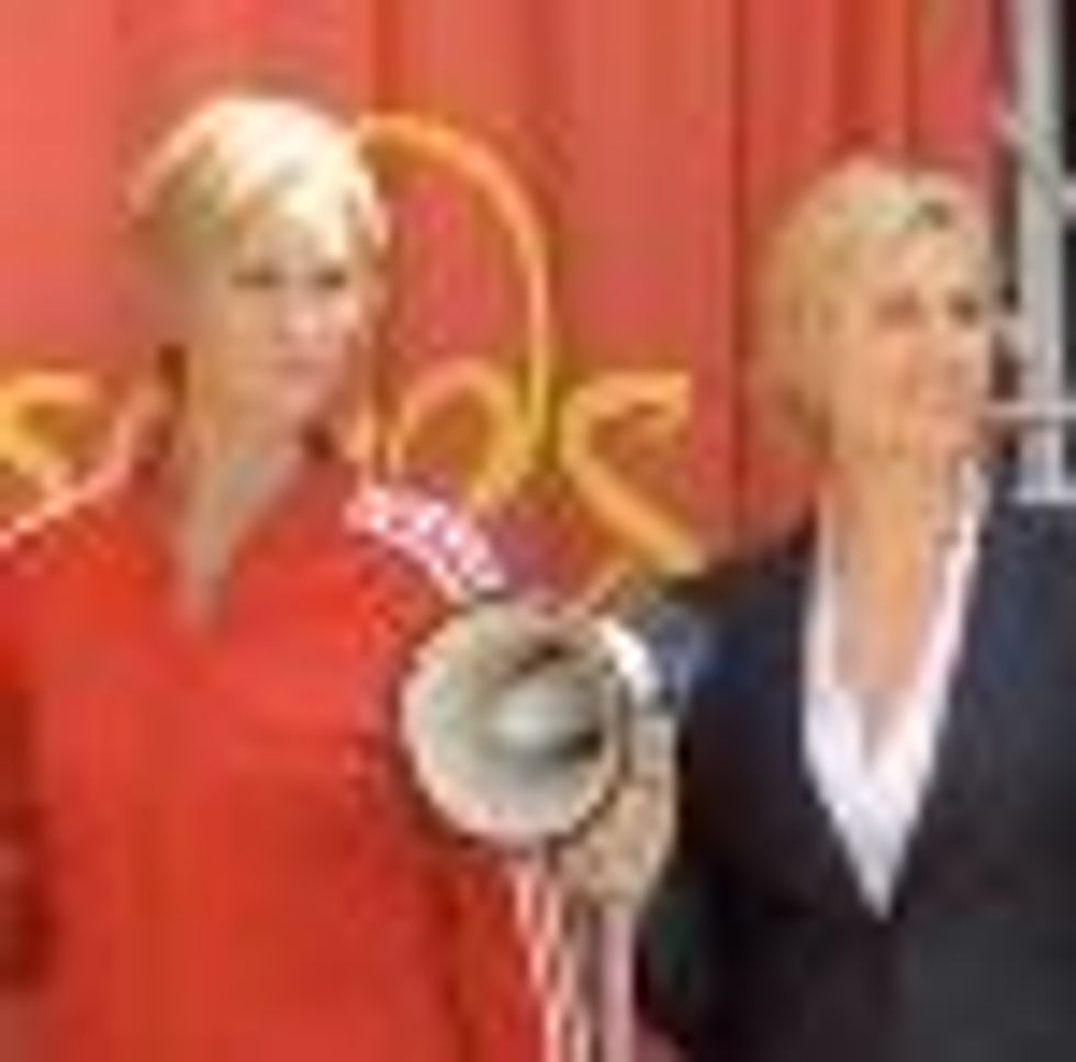 Jane Lynch Gets Waxed for Madame Tussauds - Video
