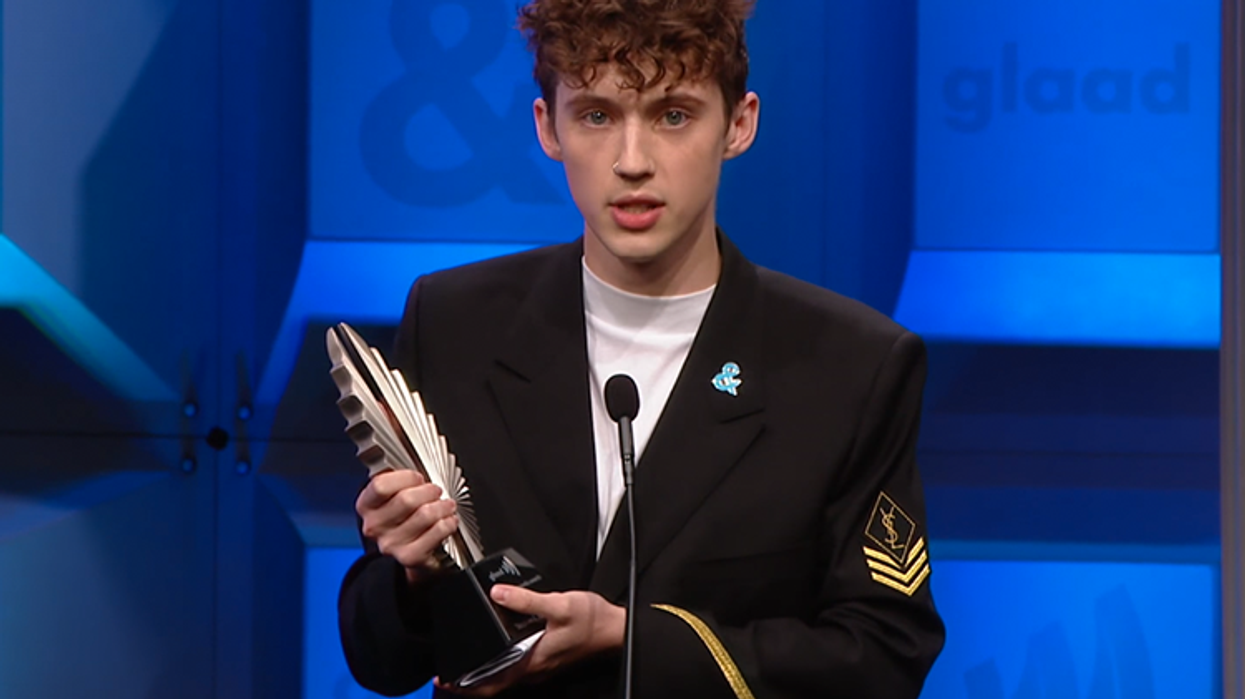 <p>An Emotional Troye Sivan Honors LGBT Activism in a Moving Acceptance Speech</p>