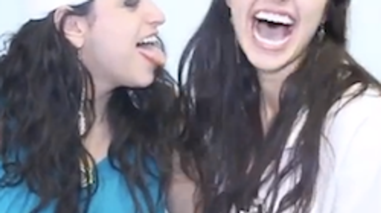 WATCH: Adorable Lesbian Singing Duo Bria Chrissy Offer Advice for Straight Girls to Get through The Final Four