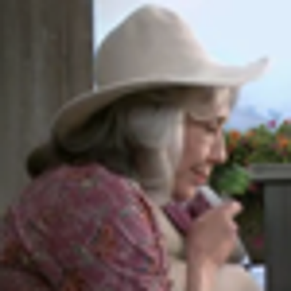 Lily Tomlin is a Total Scene-Stealer in 'Malibu Country' - Watch Trailer 