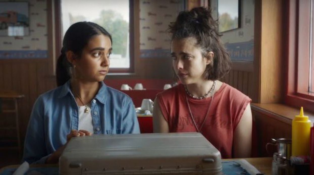 Jamie (Margaret Qualley) and Marian (Geraldine Viswanathan) in 'Drive-Away Dolls'