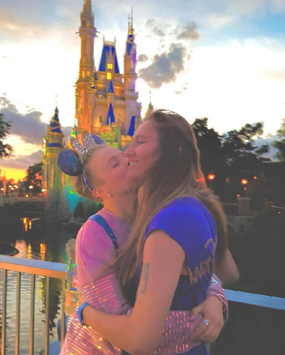 JoJo Siwa and Kylie Prew