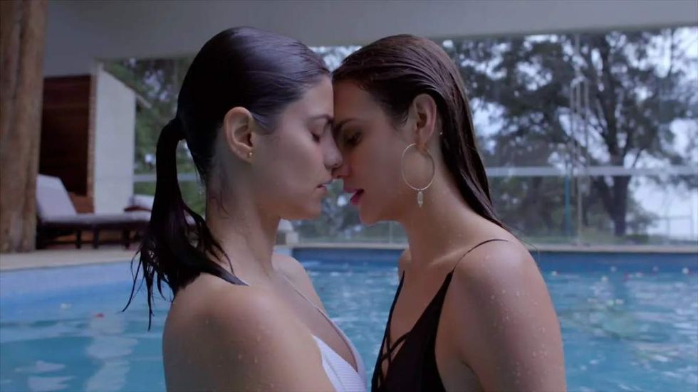 Juliana & Valentina in \u2018Amar a Muerte\u2019