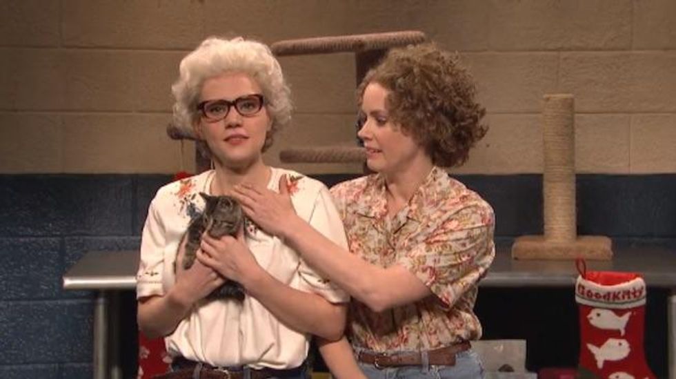 Kate McKinnon and Amy Adams