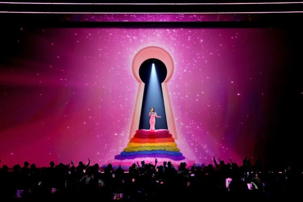 katy_perry_play_12.29_credit_getty_images_john_shearer