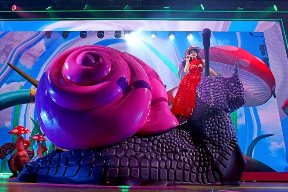 katy_perry_play_12.29_credit_getty_images_john_shearer