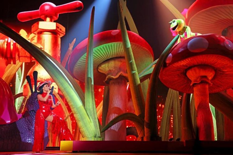 katy_perry_play_12.29_credit_getty_images_john_shearer