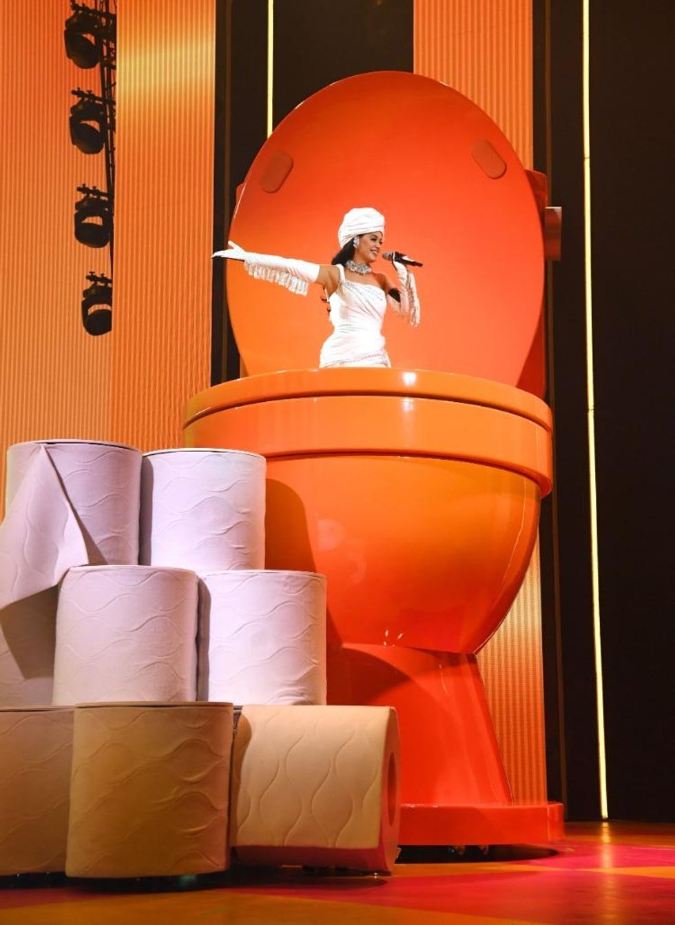 katy_perry_play_12.29_credit_getty_images_kevin_mazur