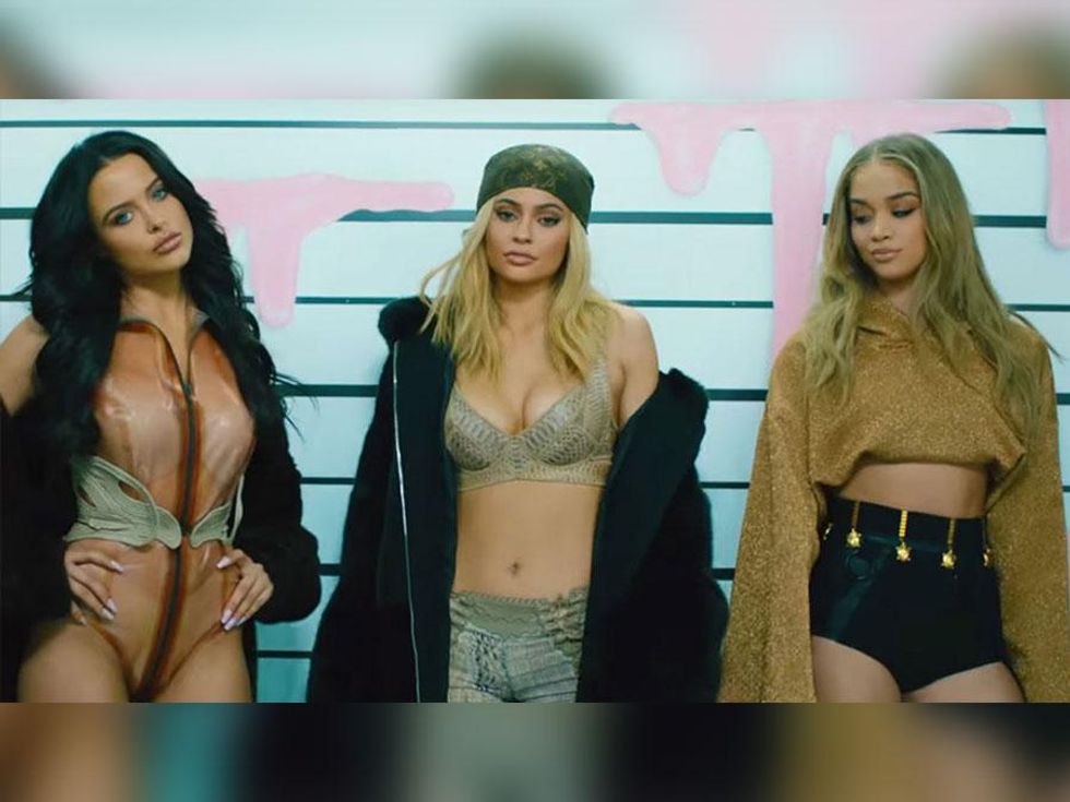 kylie-jenner-glosses-trailer-2