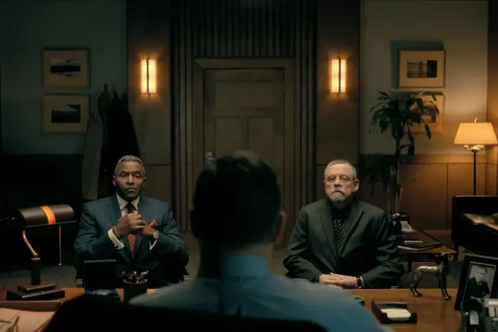 (L to R) Carl Lumbly as C. Auguste Dupin, Nicholas Lea as Judge John Neal, Mark Hamill as Arthur Pym in episode 105 of 'The Fall of the House of Usher.'