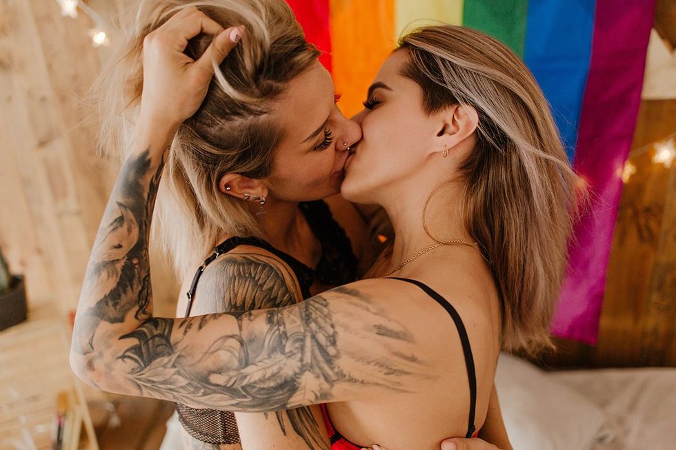 lesbian couple kissing