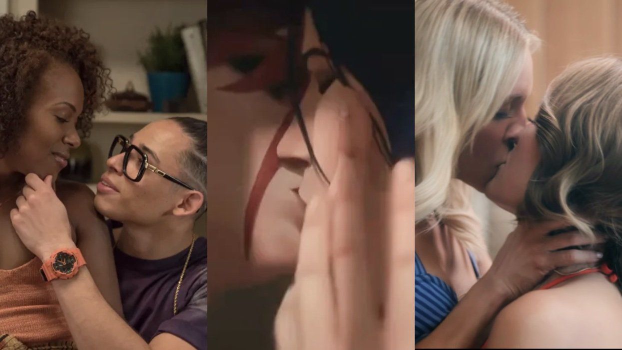 U uyga mast va yechinib keldi. Ular sizni ormonga olib chiqib, sikishadi.