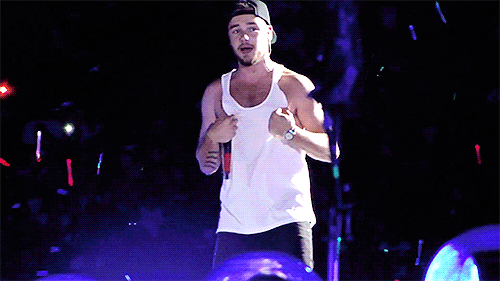 liam-payne-tank-top-nipples