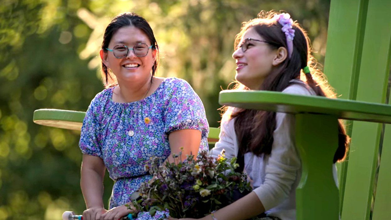 love on the spectrum Pari Kim and Tina Zhu Xi Caruso