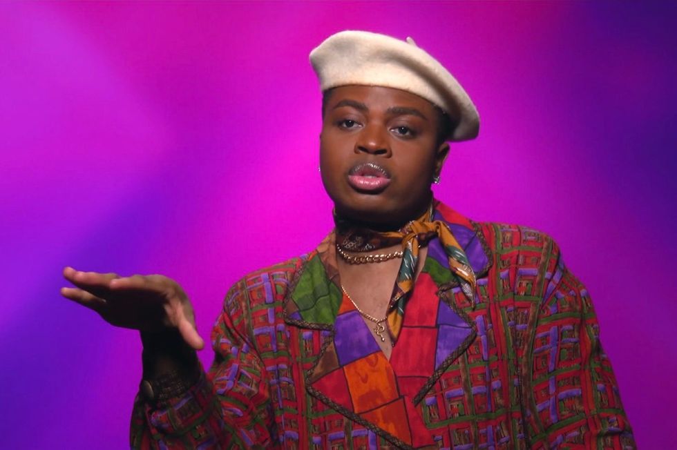 Luna DuBois confessional look