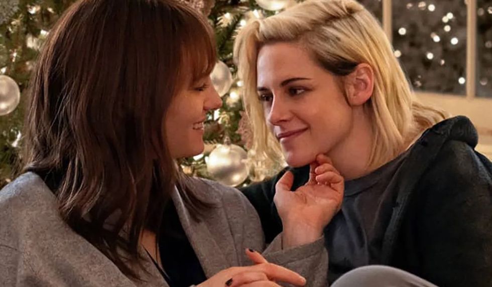 Mackenzie Davis and Kristen Stewart