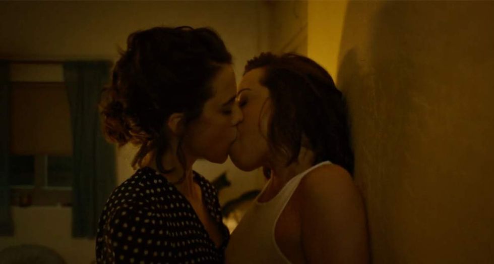 Margaret Qualley & Aubrey Plaza in \u2018Honey Don\u2019t\u2019