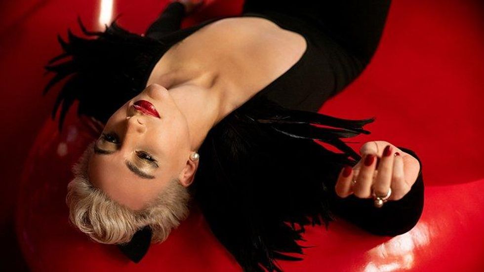 Mason Alexander Park in The Sandman