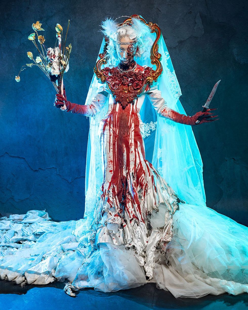 Niohuru X in a bloody wedding look