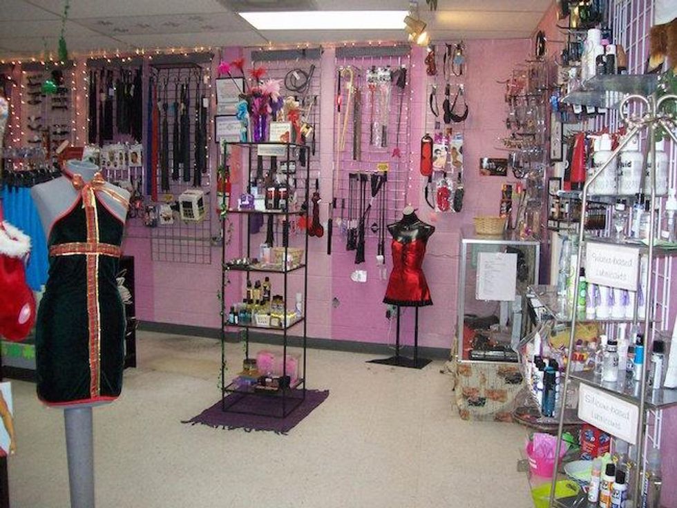 10 Queer Women Friendly Sex Shops You Should Visit With