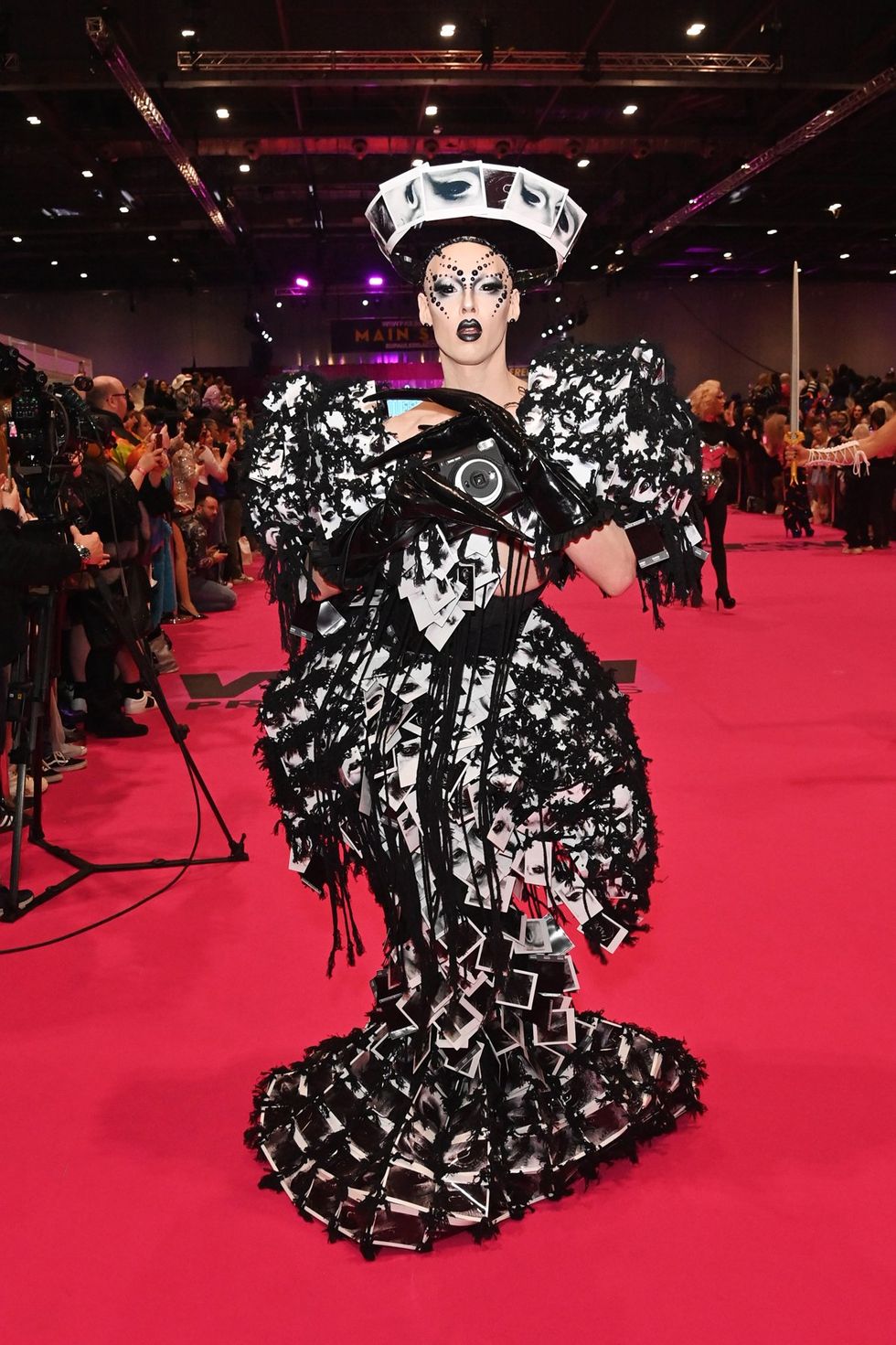 Photo Gallery Dragcon UK 2024 Queens Walk