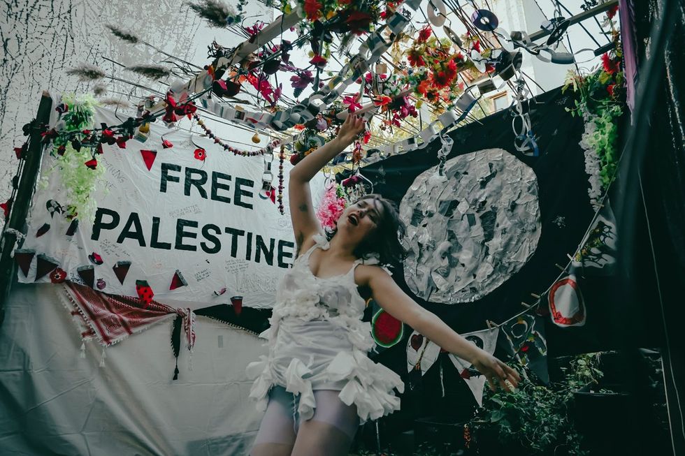 photo gallery Full Moon Drag troupe anti Zionist Jewish queer artists HOT 2 ROT Sukkot Drag Spectacular outside community garden Brooklyn NY