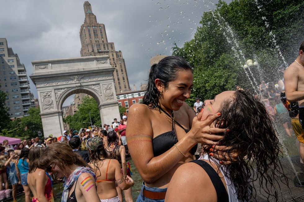 photo gallery NYC lgbtq pride parade 2024