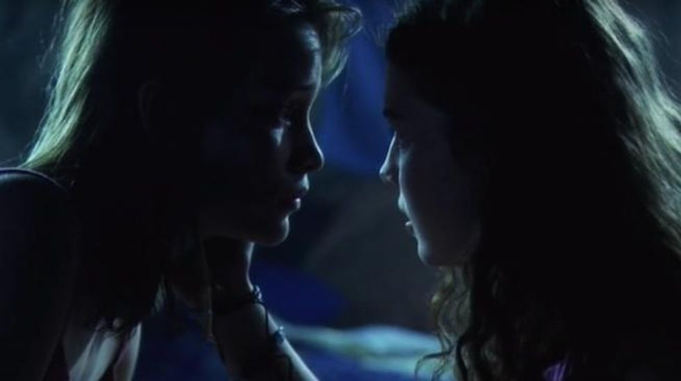 PIper Perabo and Lorraine Richard in Lost and Delirious