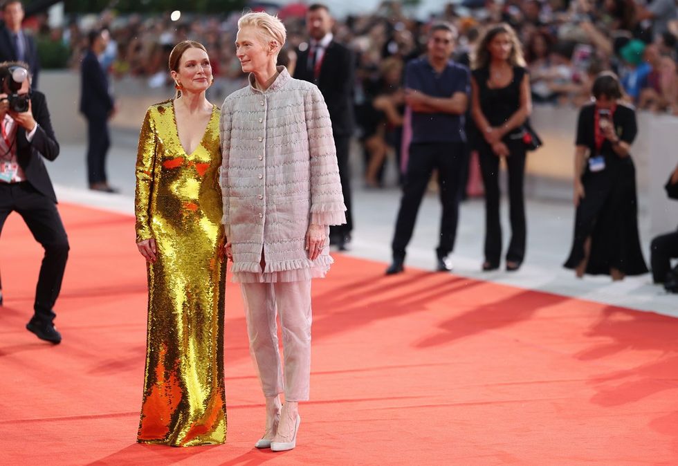 PRIDEsite photogallery TildaSwintson JulianneMoore VeniceFilmFestival cute sapphic redcarpets