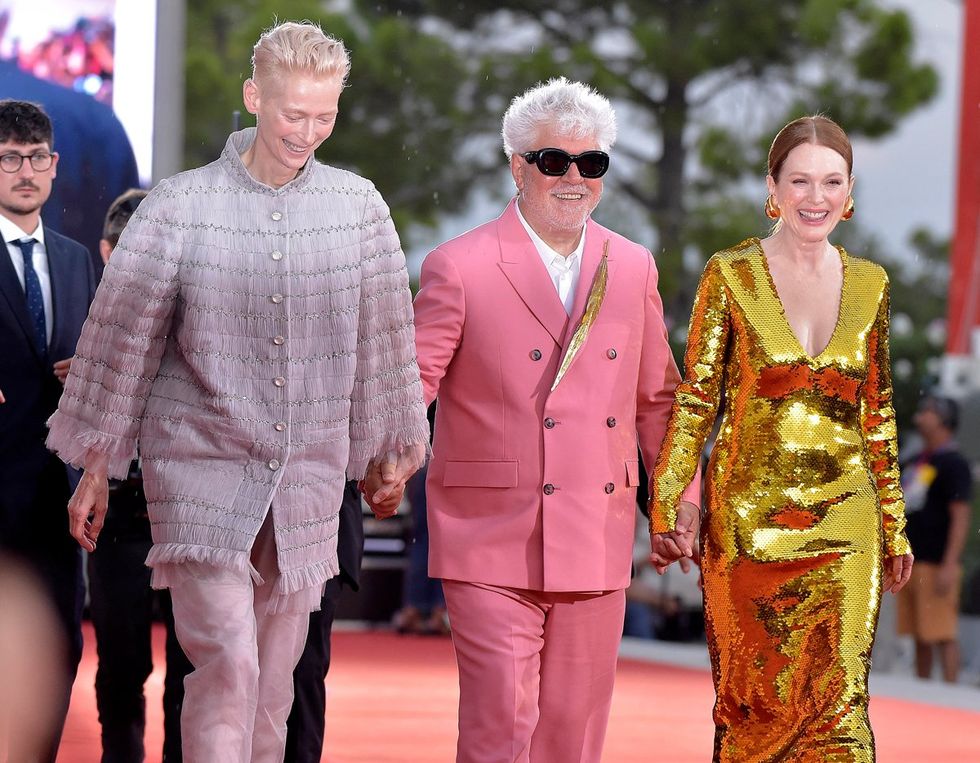 PRIDEsite photogallery TildaSwintson JulianneMoore VeniceFilmFestival cute sapphic redcarpets