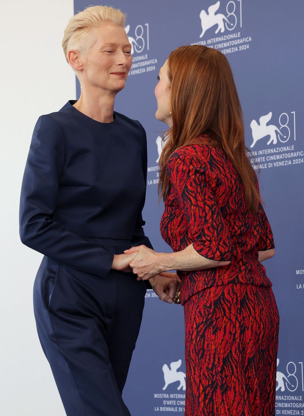 PRIDEsite photogallery TildaSwintson JulianneMoore VeniceFilmFestival cute sapphic redcarpets