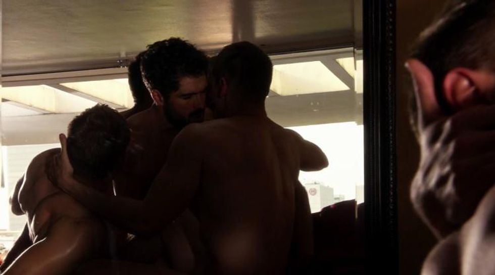 s1-e6-orgy-5.jpg