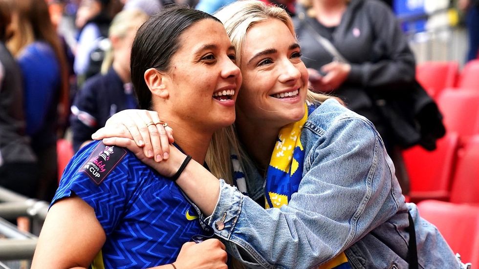 Lesbian soccer stars Kristie Mewis and Sam Kerr are having a baby!